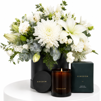 Classic Hat Box w, Kingdom candle